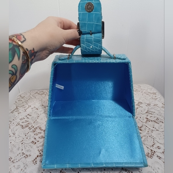 Y2K Mini Box Purse - Picture 6 of 10